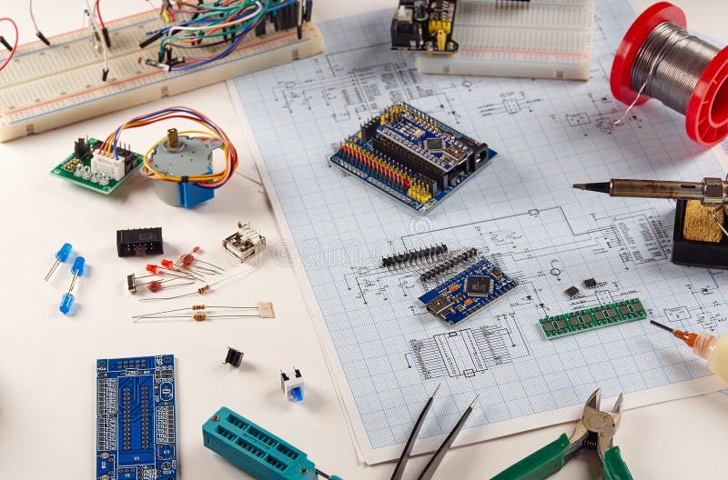 Do It Yourself Projects Electronics Vintage technical book of DIY do