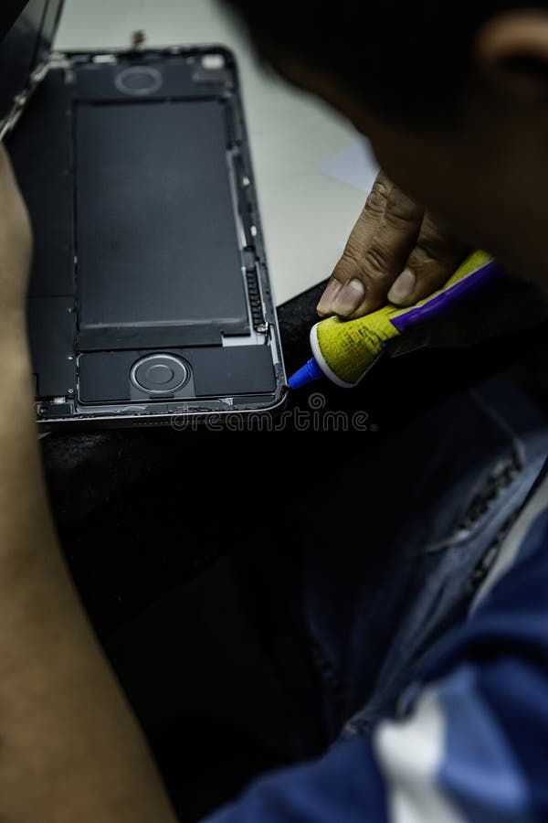 Tablet Repair Help: Learn How to Fix It Yourself.