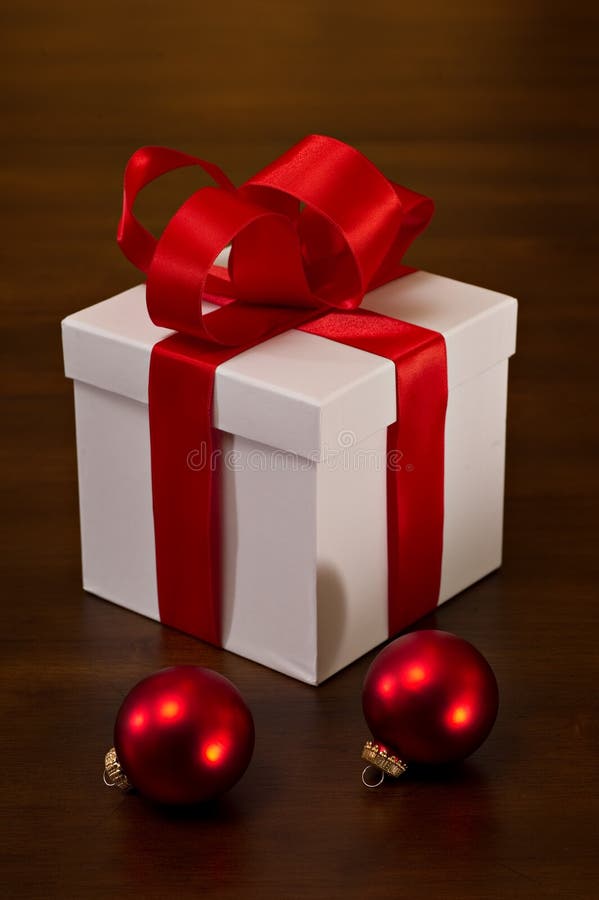 Elegant Christmas Gift Box stock image. Image of gold 21917185