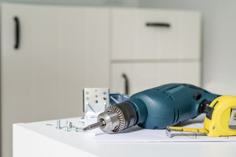 Elektrowerkzeuge und diy Installationsküche der Ausrüstung stockfoto Elektrowerkzeuge und diy Installationsküche der Ausrüstung stockfoto