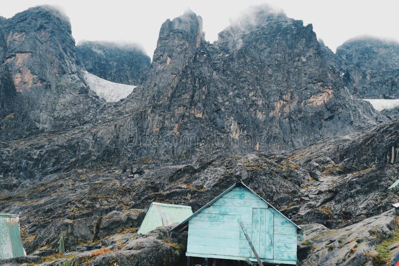 Elena Hut & x28;4430M& x29;, Rwenzori Mountains National Park