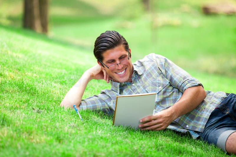 Elev cu notă stock images