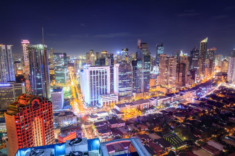 Eleveted, opinião de Makati, o distrito financeiro da noite do metro Manila