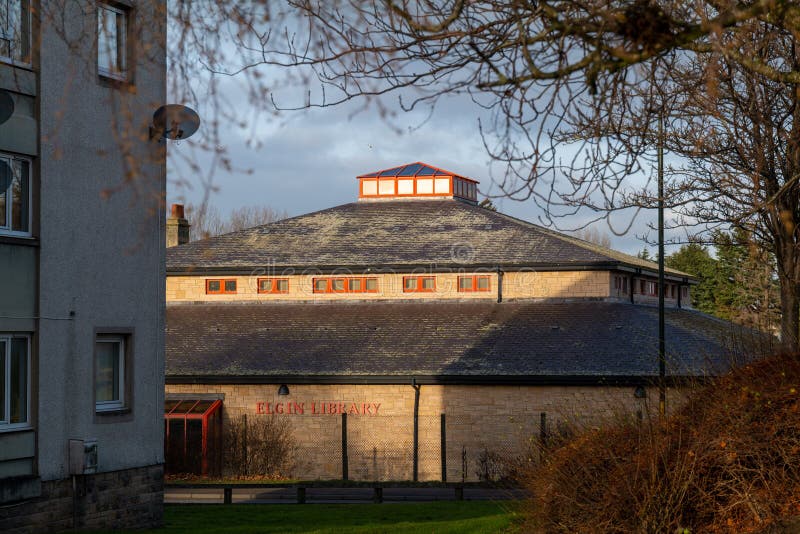 Elgin Library. editorial stock photo. Image of tree 239853798