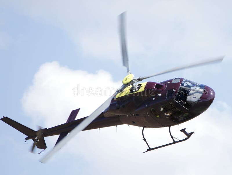 Elicottero di volo immagini stock Elicottero di volo immagini stock