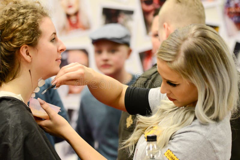 Ellimacs SFX famoso su youtube nel trucco fotografia stock Ellimacs SFX famoso su youtube nel trucco fotografia stock