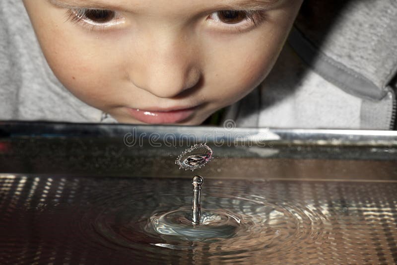 Eltern-'Jobs und Kinderleben lizenzfreies stockbild Eltern-'Jobs und Kinderleben lizenzfreies stockbild