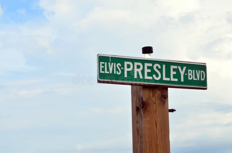 Elvis Presley Blvd Boulevard Sign Post fotografia stock Elvis Presley Blvd Boulevard Sign Post fotografia stock