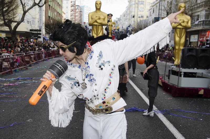 Elvis Presley vestito uomo immagine stock editoriale. Immagine di parata -  38452834