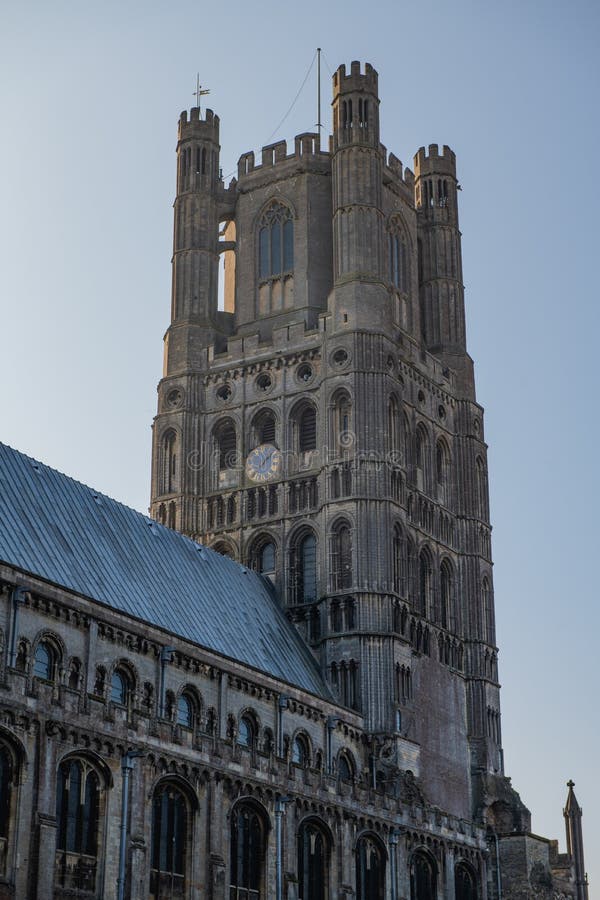 Ely Cathedral en 10th århundradedomkyrka på Ely, Cambridgeshire, UK royaltyfri bild Ely Cathedral en 10th århundradedomkyrka på Ely, Cambridgeshire, UK royaltyfri bild