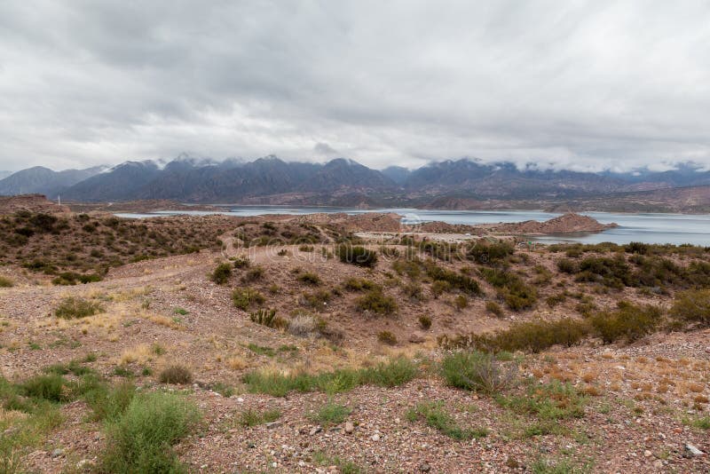 Barrage de Potrerillos, Andes, Argentine photographie stock