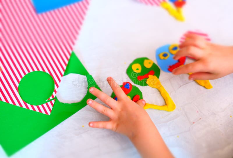 Modelagem de argila plástica de plasticina criativa desenvolver plana  crianças arte terapia brinquedo jogo ativo modelo de cor brilhante forma  diferente objeto criança desenvolvendo habilidades motoras finas escola pré-escolar  passatempo isolado