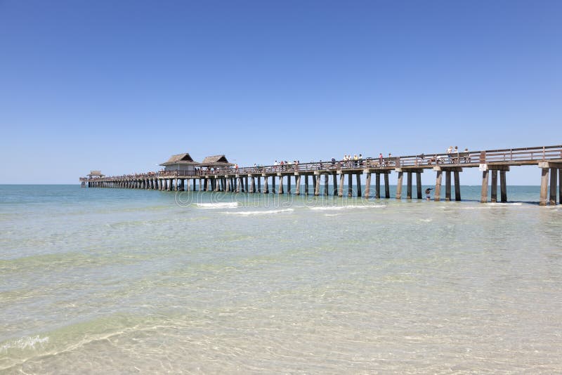 Embarcadero histórico en Nápoles, la Florida imagen de archivo libre de regalías Embarcadero histórico en Nápoles, la Florida imagen de archivo libre de regalías