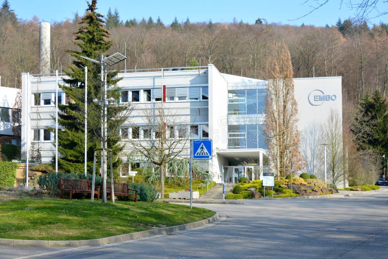 EMBO Χαϋδελβέργη - το ευρωπαϊκό μοριακό εργαστηριακό κτήριο οργάνωσης της βιολογίας στοκ φωτογραφία με δικαίωμα ελεύθερης χρήσης EMBO Χαϋδελβέργη - το ευρωπαϊκό μοριακό εργαστηριακό κτήριο οργάνωσης της βιολογίας στοκ φωτογραφία με δικαίωμα ελεύθερης χρήσης