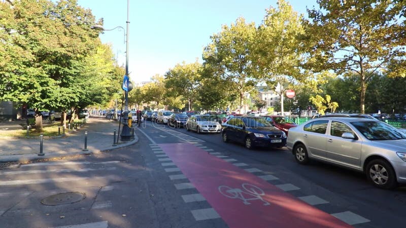 Embouteillage automobile aux heures de pointe pollution automobile banque de vidéos