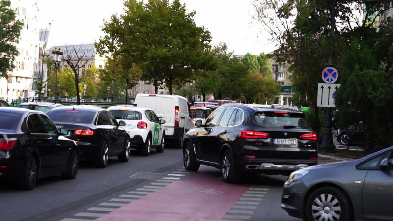 Embouteillage aux heures de pointe pollution des voitures et embouteillage clips vidéos