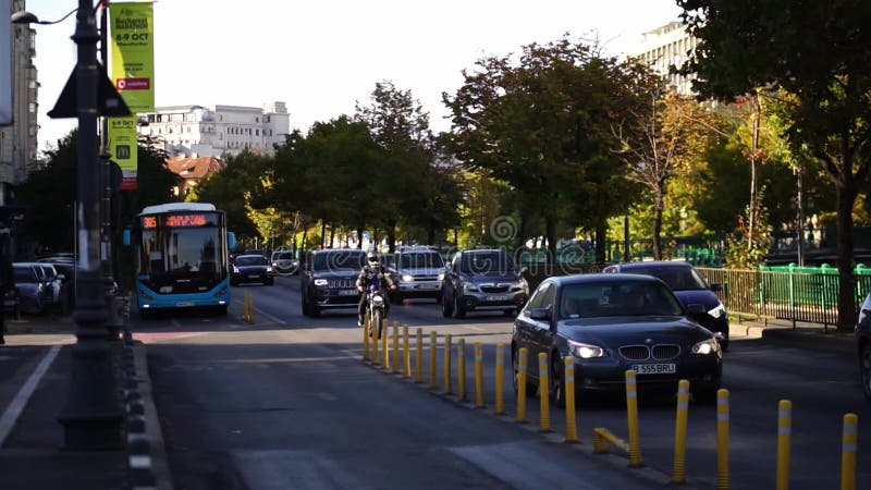 Embouteillage aux heures de pointe pollution des voitures et embouteillage banque de vidéos