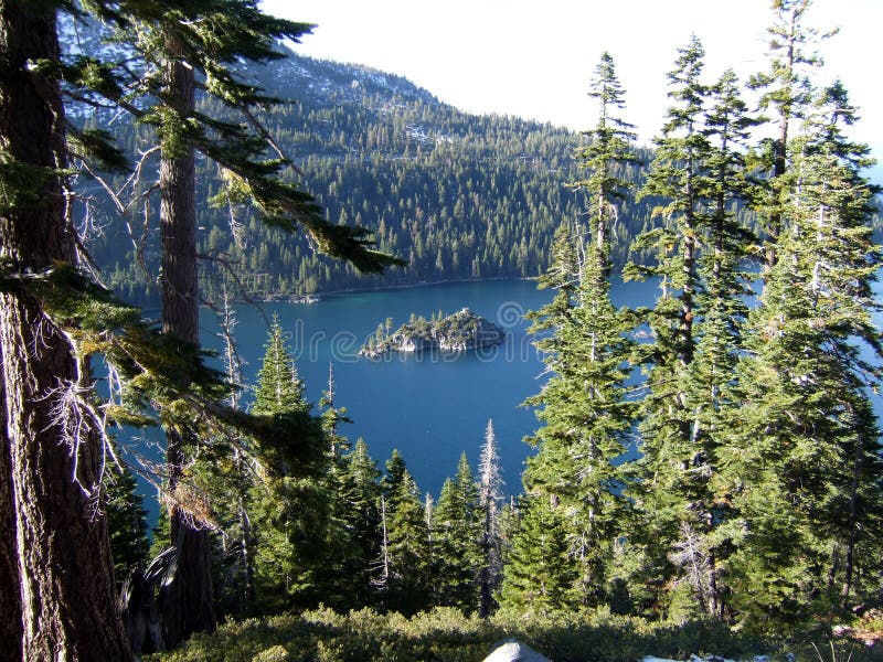 Emerald Bay State Park en el lago Tahoe del sur y Stateline imagenes de archivo Emerald Bay State Park en el lago Tahoe del sur y Stateline imagenes de archivo