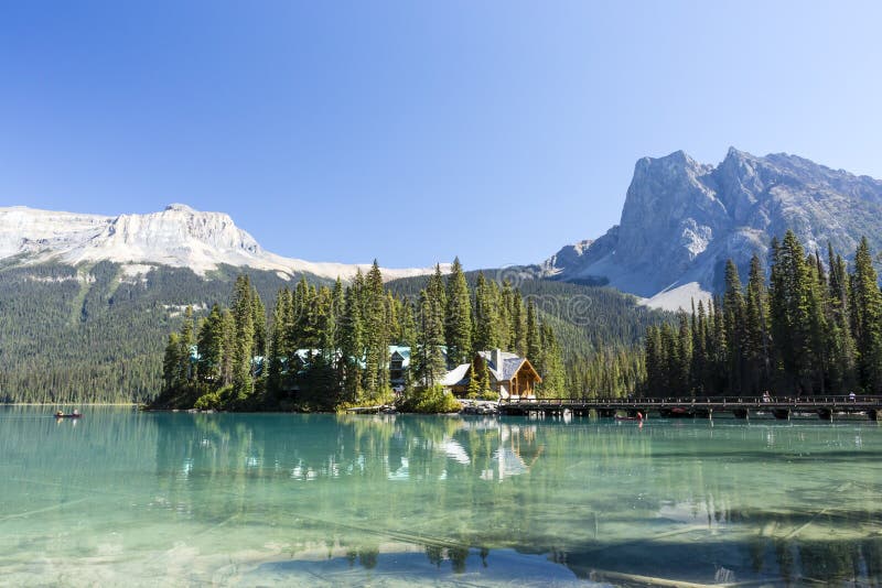 Emerald Lake, Yoho National Park, Columbia Británica, Canadá foto de archivo libre de regalías Emerald Lake, Yoho National Park, Columbia Británica, Canadá foto de archivo libre de regalías