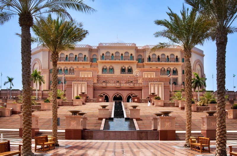 Emirates Palace Abu Dhabi editorial stock photo. Image of resort - 34979878