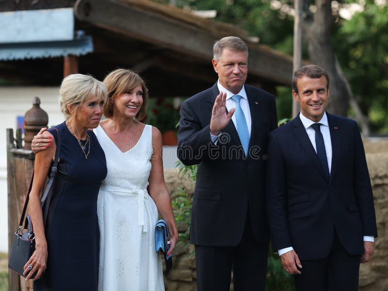 Emmanuel Macron Brigitte Macron Und Klaus Iohannis Carmen Iohannis Redaktionelles Stockbild Bild Von Kollegen Foto 98633664