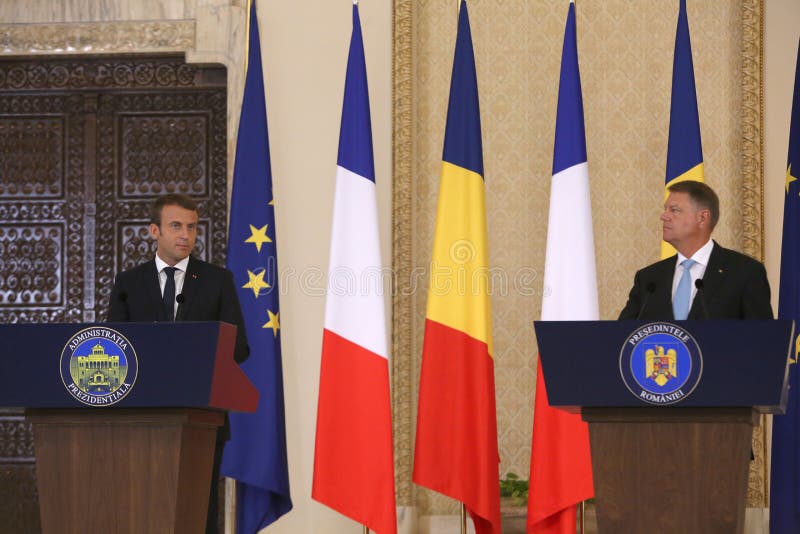 EMMANUEL MACRON OCH KLAUS IOHANNIS Redaktionell Arkivbild ...