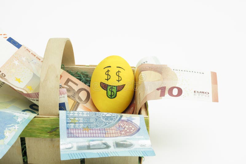Emojipaasei met gelaatsuitdrukking I liefdegeld op euro papiergeld wordt geplaatst dat stock fotografie Emojipaasei met gelaatsuitdrukking I liefdegeld op euro papiergeld wordt geplaatst dat stock fotografie