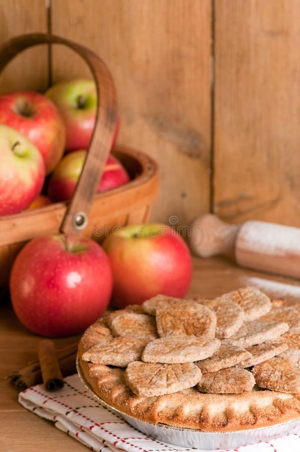 Apple Trug imagen de archivo. Imagen de eating, sunlit - 9407173