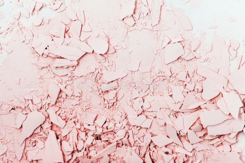 Revestimento texturizado em tons de rosa. Reboco rachado e partido fotos de stock royalty free