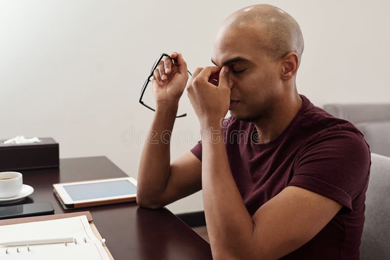 Jogador de xadrez penoso imagem de stock. Imagem de jogo - 192396347