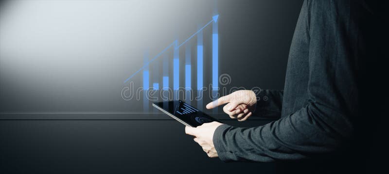 Empresario interactivo tocando una holografía de transacciones sistema de datos de red financiera concepto de tecnología foto de archivo