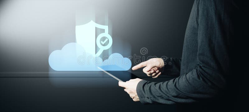 Empresario interactivo tocando una holografía de transacciones sistema de datos de red financiera concepto de tecnología fotos de archivo libres de regalías