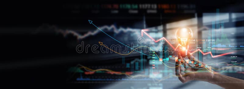 Empresario sostiene bombilla de ideas brillante con gráfico de crecimiento y éxito en la inversión en el mercado de valores. inspi foto de archivo libre de regalías