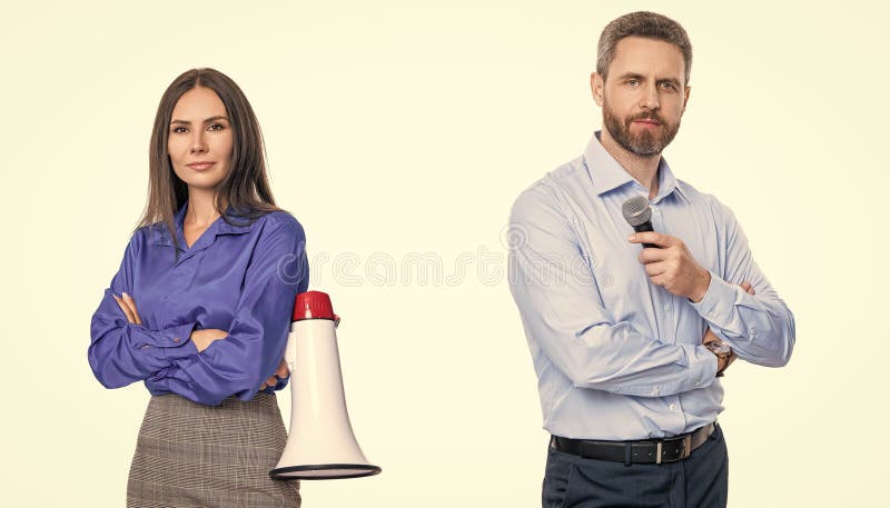 Empresarios con micrófono y altavoz aislados en blanco. el promotor de negocios tiene idea. anuncio comercial foto de archivo libre de regalías