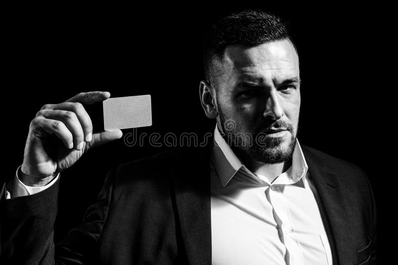 Empresário com um cartão de crédito foto de stock
