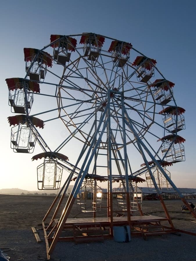 Empty ferris wheel