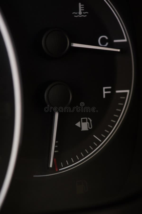 Empty fuel tank sign stock image. Image of indicator 108965285