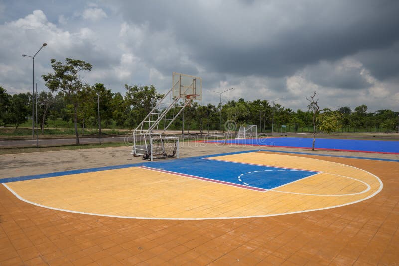 Empty Public Basketball Court Stock Photo Image of center, curve