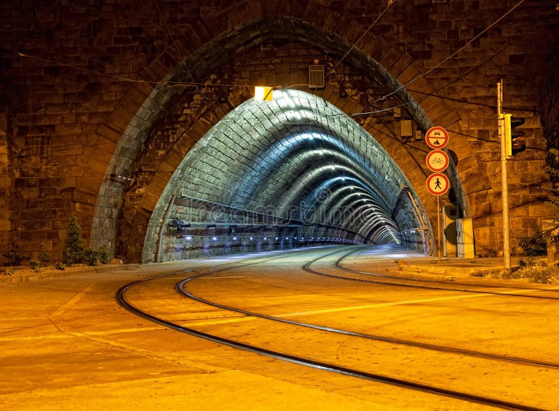 Prázdny tunel