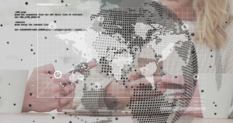 En bild av jorden med databehandling över kaukasiska kvinnor som använder smartphone arkivbilder