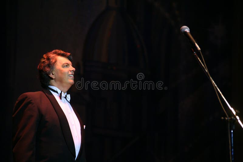En el cantante de la ópera de la etapa, el actor cantantes, estrella del pop, ídolo de la música soviética y rusa de Sergei Zakha fotografía de archivo