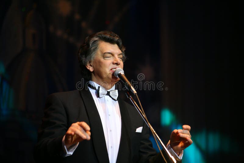 En el cantante de la ópera de la etapa, el actor cantantes, estrella del pop, ídolo de la música soviética y rusa de Sergei Zakha imágenes de archivo libres de regalías