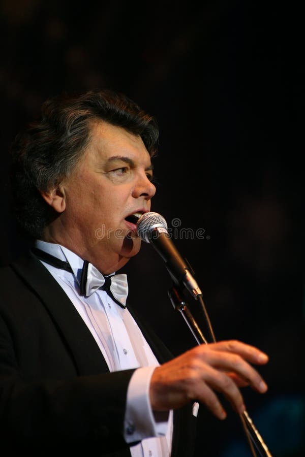 En el cantante de la ópera de la etapa, el actor cantantes, estrella del pop, ídolo de la música soviética y rusa de Sergei Zakha imágenes de archivo libres de regalías