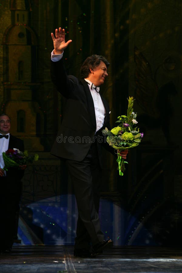 En el cantante de la ópera de la etapa, el actor cantantes, estrella del pop, ídolo de la música soviética y rusa de Sergei Zakha foto de archivo