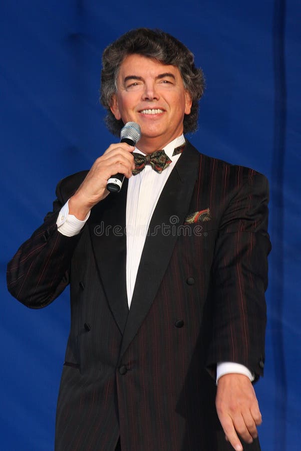 En el cantante de la ópera de la etapa, el actor cantantes, estrella del pop, ídolo de la música soviética y rusa de Sergei Zakha foto de archivo libre de regalías