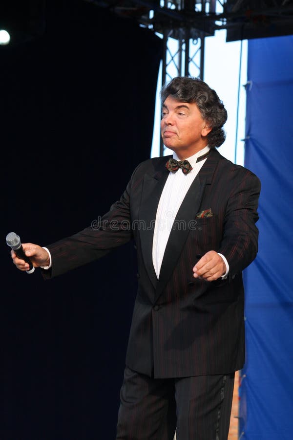 En el cantante de la ópera de la etapa, el actor cantantes, estrella del pop, ídolo de la música soviética y rusa de Sergei Zakha fotos de archivo libres de regalías