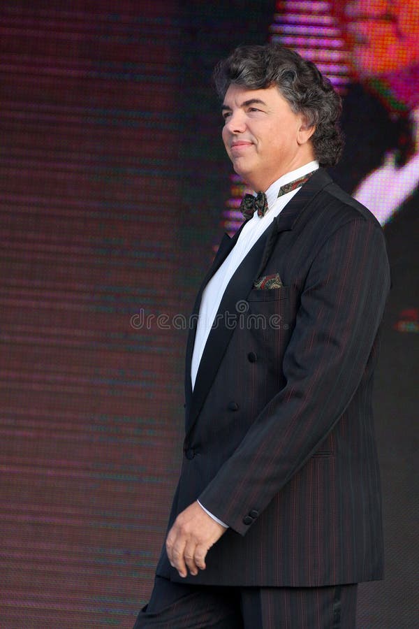 En el cantante de la ópera de la etapa, el actor cantantes, estrella del pop, ídolo de la música soviética y rusa de Sergei Zakha foto de archivo libre de regalías