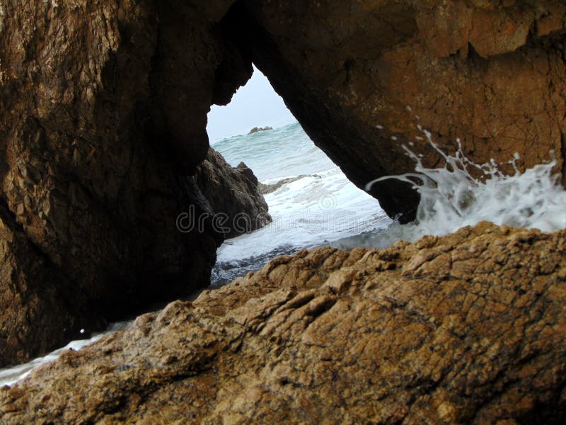 En havsgrotta i Malibu fotografering för bildbyråer En havsgrotta i Malibu fotografering för bildbyråer