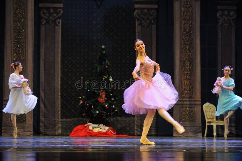 En lycklig prinsessa Clara-The Ballet Nutcracker royaltyfri bild En lycklig prinsessa Clara-The Ballet Nutcracker royaltyfri bild