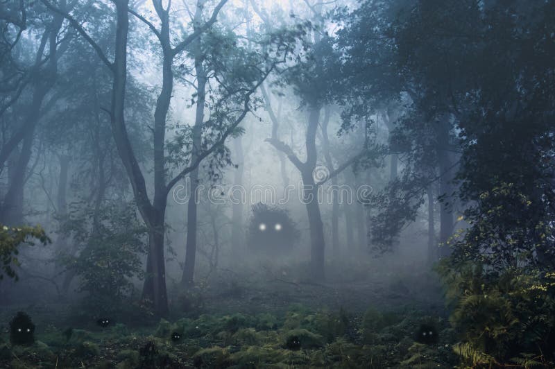 En läskig, fantasirik skog av träd, belyst med spoky, glödande ögon av varelser i undervegetationen